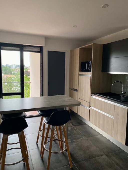 T3 - Centre - 75M2 - 2 Sdb - Parking - Calme Apartment Англе Екстериор снимка